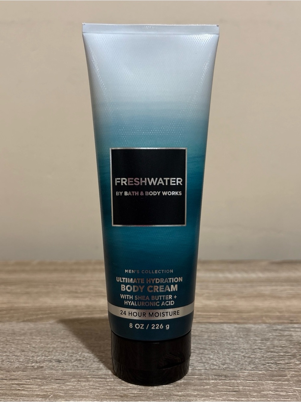 Bath & Body Works Freshwater Body Cream - Teal & White